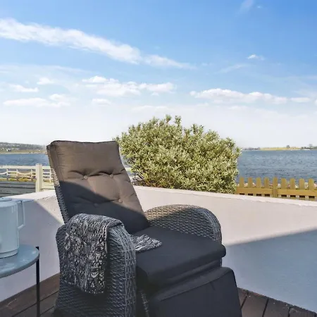 Tameka - 10m To The Fjord By Interhome