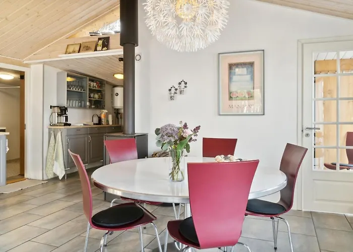 Tameka - 10m To The Fjord By Interhome